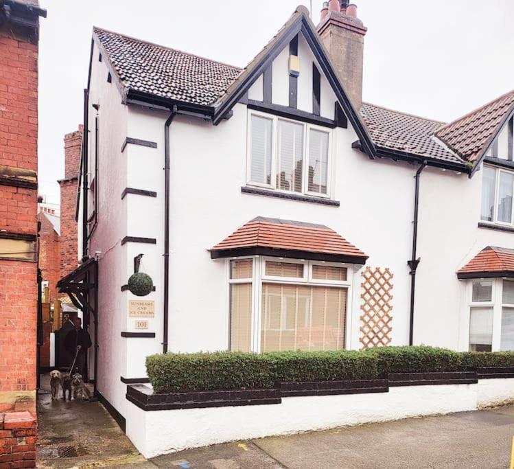Sunbeams And Ice Creams Villa Scarborough Exterior photo